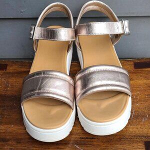 UGG Zayne Metallic Gold Platform Leather Sandals size 9 1/2